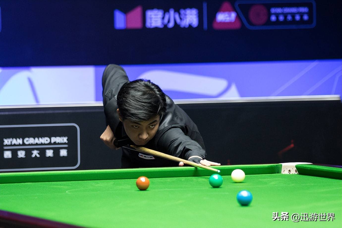 构成一条自 构成一条自